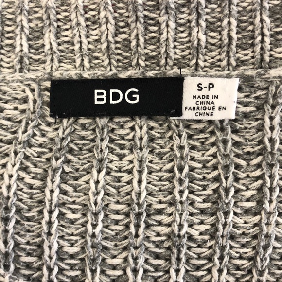 Gray Cable-knit Sweater - Picture 3 of 3